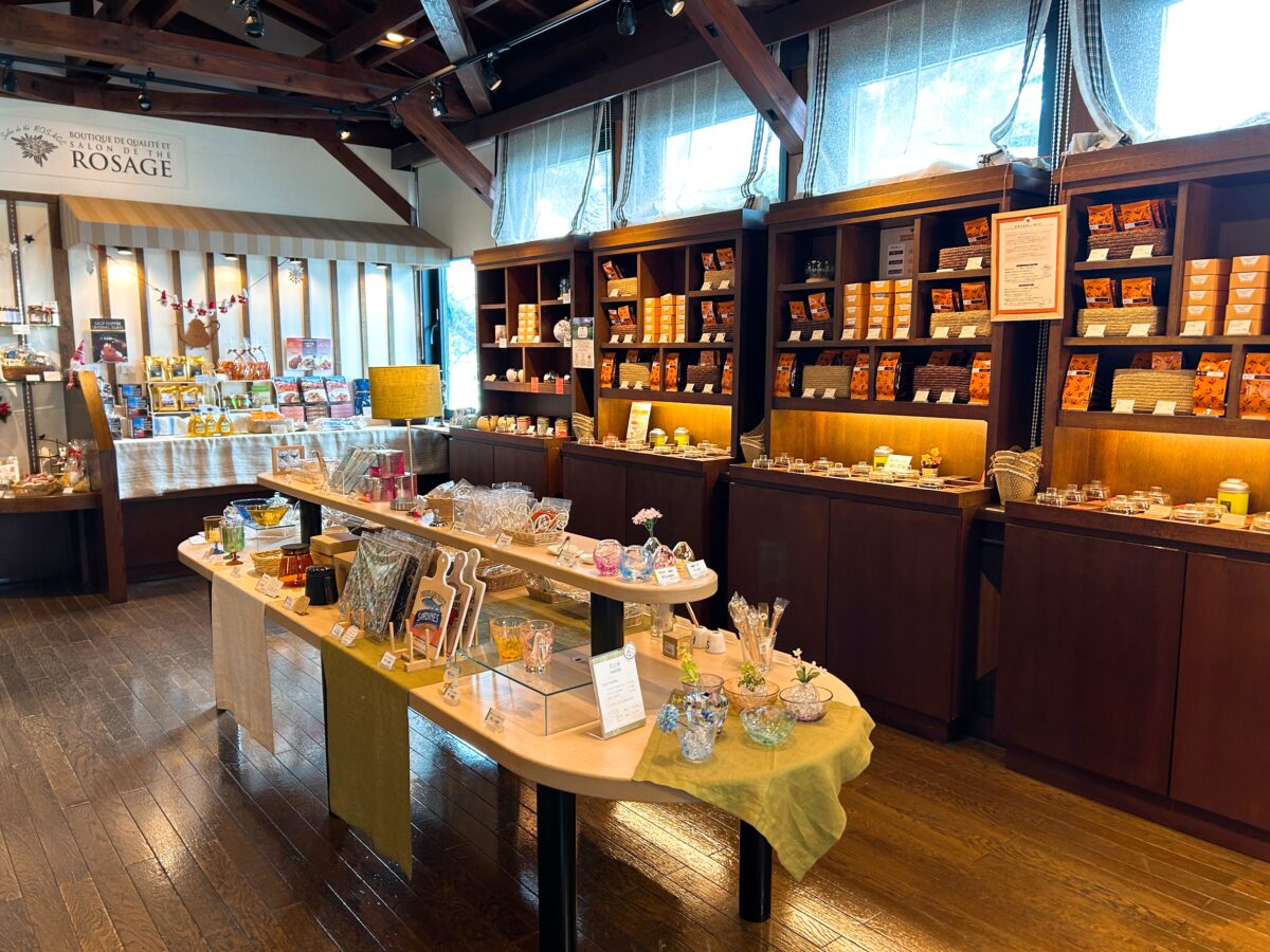 サロン・ド・テ ロザージュ